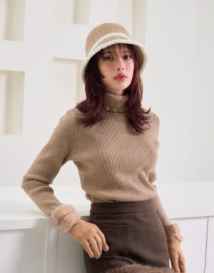 Turtleneck Knitting - Soft, warm, and itch-free with effortless style. - Brown
