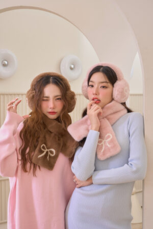 Set Fluffy Bow Scarf & Earmuffs