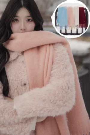 Yuki Fluffy Wool Scarf - Warm knitted scarf made with a cozy wool blend.